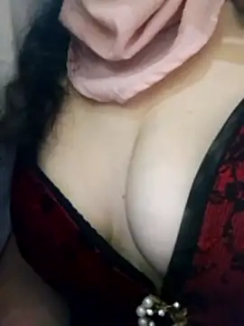 Snapshot of Almas-arabic chatting on February 21, 2026, 1:35 pm Almas-arabic online show from February 21, 2026, 1:35 pm