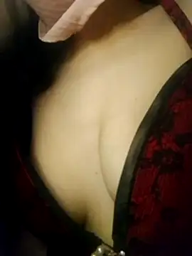 Snapshot of Almas-arabic chatting on April 12, 2026, 2:53 pm Almas-arabic online show from April 12, 2026, 2:53 pm