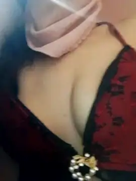 Snapshot of Almas-arabic chatting on April 15, 2026, 11:49 am Almas-arabic online show from April 15, 2026, 11:49 am