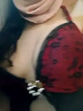 Snapshot of Almas-arabic chatting on March 27, 2026, 12:17 pm Almas-arabic online show from March 27, 2026, 12:17 pm