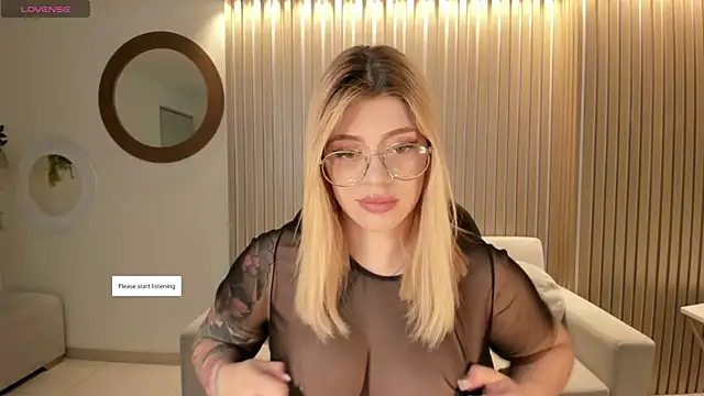Snapshot of MadisonKane chatting on April 25, 2026, 11:13 am MadisonKane online show from April 25, 2026, 11:13 am