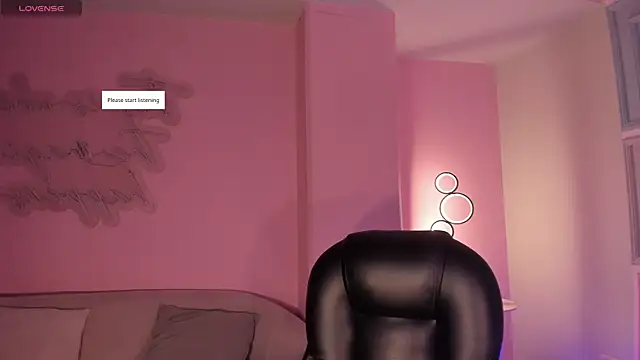Snapshot of MadisonKane chatting on May 18, 2026, 11:15 am MadisonKane online show from May 18, 2026, 11:15 am