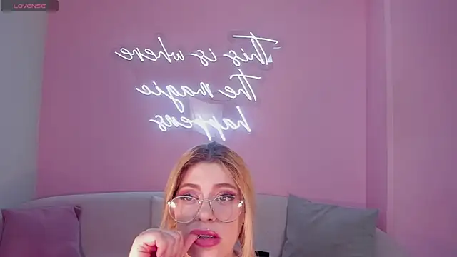 MadisonKane online show from March 24, 2026, 11:32 am