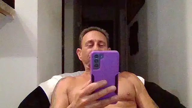 Snapshot of johnnymarino1010 chatting on April 28, 2026, 8:46 pm johnnymarino1010 online show from April 28, 2026, 8:46 pm