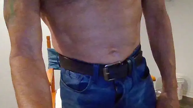 Snapshot of johnnymarino1010 chatting on December 13, 2025, 9:43 pm johnnymarino1010 online show from December 13, 2025, 9:43 pm