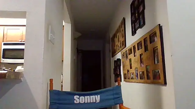 Snapshot of johnnymarino1010 chatting on December 14, 2025, 7:52 pm johnnymarino1010 online show from December 14, 2025, 7:52 pm