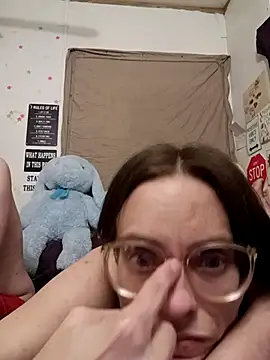 Snapshot of snowbird1117 chatting on January 12, 2026, 3:24 am snowbird1117 online show from January 12, 2026, 3:24 am