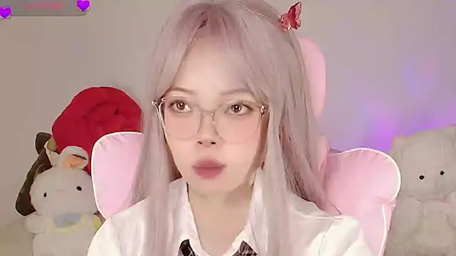 Snapshot of Miyeoonn chatting on May 19, 2026, 6:15 pm Miyeoonn online show from May 19, 2026, 6:15 pm