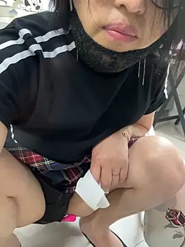 luckybaby666999 online show from May 15, 2026, 11:03 pm