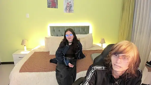 Snapshot of Eros_Nyx_ chatting on January 10, 2026, 4:19 am Eros Nyx online show from January 10, 2026, 4:19 am