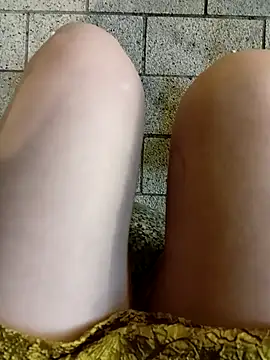 Snapshot of Baby-Linh chatting on December 22, 2025, 1:55 pm Baby-Linh online show from December 22, 2025, 1:55 pm