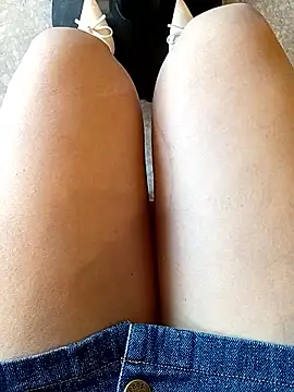 Snapshot of Baby-Linh chatting on January 13, 2026, 3:10 am Baby-Linh online show from January 13, 2026, 3:10 am