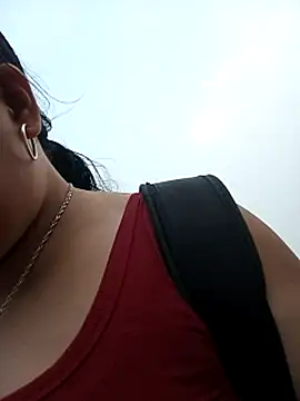 Snapshot of sary-hot2x chatting on April 15, 2026, 11:05 am sary-hot2x online show from April 15, 2026, 11:05 am