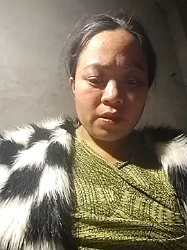 Snapshot of AlilaK2 chatting on December 18, 2025, 1:59 pm AlilaK2 online show from December 18, 2025, 1:59 pm