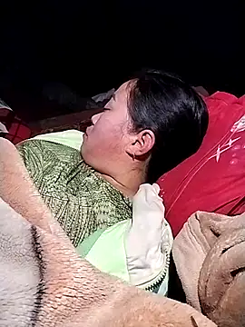 Snapshot of AlilaK2 chatting on December 17, 2025, 1:49 pm AlilaK2 online show from December 17, 2025, 1:49 pm