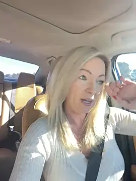 Snapshot of sinfulsara chatting on December 16, 2025, 6:01 pm sinfulsara online show from December 16, 2025, 6:01 pm