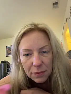 Snapshot of sinfulsara chatting on February 12, 2026, 4:12 am sinfulsara online show from February 12, 2026, 4:12 am