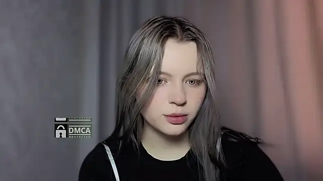 Snapshot of DollarBunny chatting on December 16, 2025, 7:23 am DollarBunny online show from December 16, 2025, 7:23 am