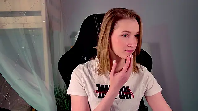 Snapshot of Megan_Rodgers chatting on February 5, 2026, 5:31 pm Megan Rodgers online show from February 5, 2026, 5:31 pm