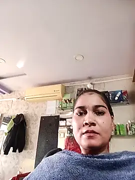 Snapshot of 00PUJA chatting on December 4, 2025, 8:46 am 00PUJA online show from December 4, 2025, 8:46 am