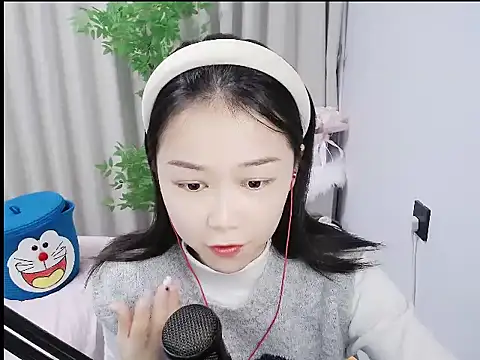 Snapshot of mili923 chatting on December 18, 2025, 1:59 pm mili923 online show from December 18, 2025, 1:59 pm