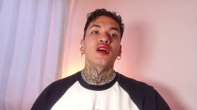 Snapshot of AlecBanne chatting on January 12, 2026, 10:25 pm AlecBanne online show from January 12, 2026, 10:25 pm