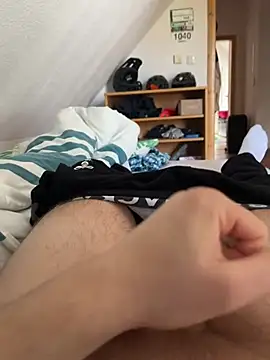 hannes256102 online show from March 21, 2026, 10:42 am