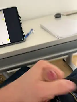 Snapshot of hannes256102 chatting on February 24, 2026, 1:01 pm hannes256102 online show from February 24, 2026, 1:01 pm