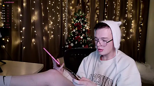 Snapshot of Kristenegor chatting on December 16, 2025, 9:41 pm Kristenegor online show from December 16, 2025, 9:41 pm