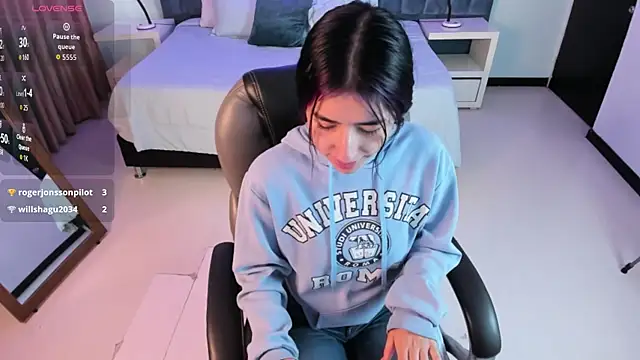 Celeste Rous   online show from April 7, 2026, 12:29 pm