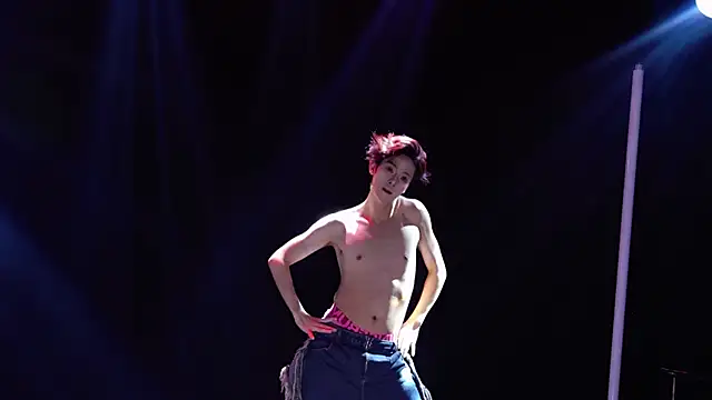 Snapshot of BOYgayHouse- chatting on December 14, 2025, 9:15 am BOYgayHouse- online show from December 14, 2025, 9:15 am