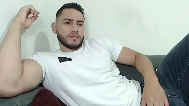 Snapshot of Seank_Noszka chatting on December 14, 2025, 8:14 pm Seank Noszka online show from December 14, 2025, 8:14 pm