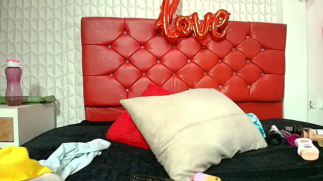 Snapshot of Elizabetth_Roman chatting on February 18, 2026, 8:27 pm Elizabetth Roman online show from February 18, 2026, 8:27 pm