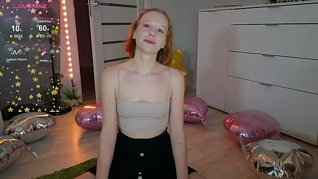Snapshot of Lace_Thrill chatting on May 6, 2026, 11:31 pm Lace Thrill online show from May 6, 2026, 11:31 pm