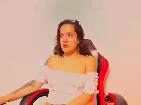 sara santana   online show from February 11, 2026, 6:24 am