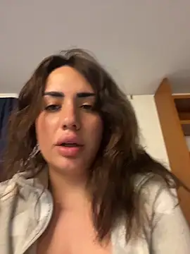 tesaa1212 online show from April 17, 2026, 8:44 pm