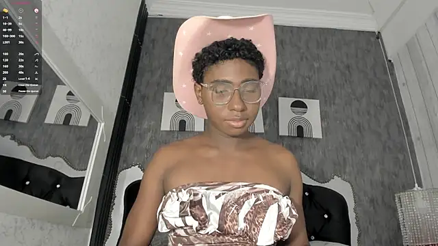 teylor lovee online show from April 8, 2026, 8:10 pm