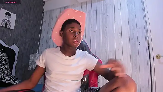 Snapshot of teylor_lovee chatting on January 11, 2026, 9:11 pm teylor lovee online show from January 11, 2026, 9:11 pm