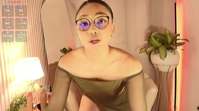 Mia mystic  online show from February 13, 2026, 12:38 pm