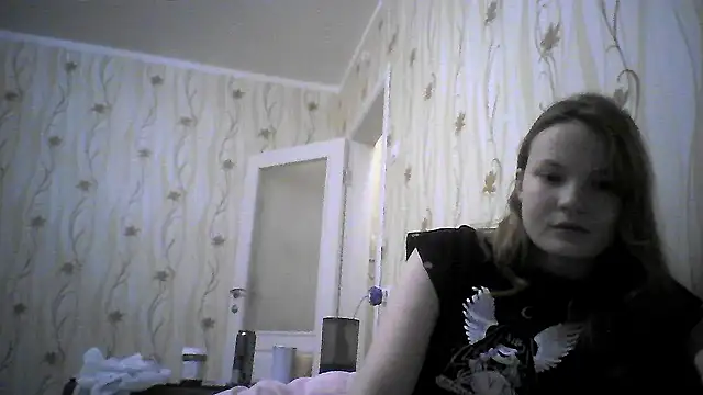 Snapshot of EvgeniyXAnna chatting on February 18, 2026, 8:27 pm EvgeniyXAnna online show from February 18, 2026, 8:27 pm