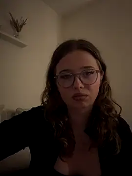 GermanRose online show from December 16, 2025, 8:57 pm