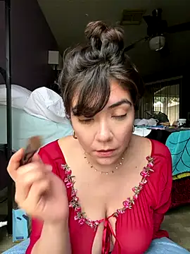 Snapshot of Bbbbreee chatting on December 4, 2025, 10:20 pm Bbbbreee online show from December 4, 2025, 10:20 pm