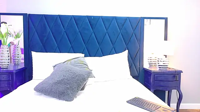 AnnieLeigt online show from March 14, 2026, 12:33 pm