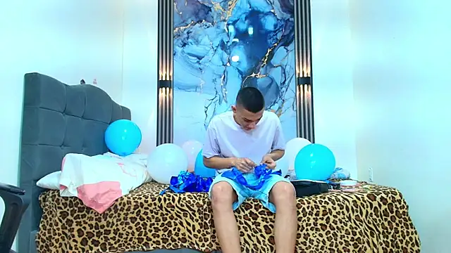 Valentina and sneider  online show from March 7, 2026, 8:58 pm