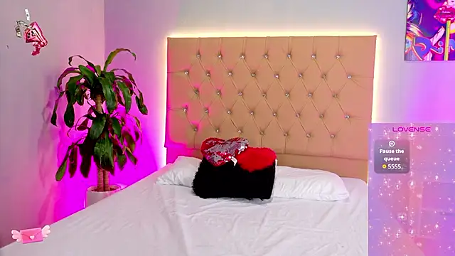 Snapshot of EmmaLawrence_ chatting on March 12, 2026, 8:51 am EmmaLawrence online show from March 12, 2026, 8:51 am