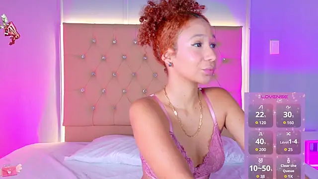 Snapshot of EmmaLawrence_ chatting on March 30, 2026, 9:11 am EmmaLawrence online show from March 30, 2026, 9:11 am