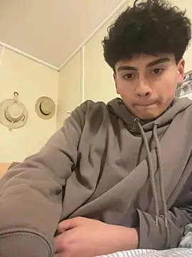 Snapshot of hungspanishtwink chatting on January 11, 2026, 7:32 pm hungspanishtwink online show from January 11, 2026, 7:32 pm