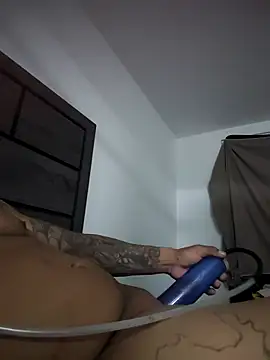 Snapshot of moneytalk516 chatting on February 14, 2026, 12:05 pm moneytalk516 online show from February 14, 2026, 12:05 pm