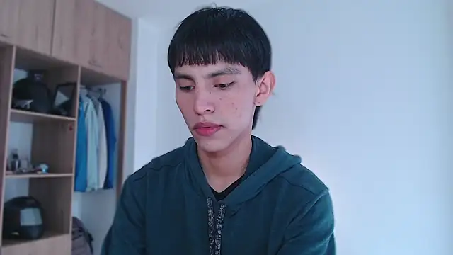 Snapshot of andrew_courtzz chatting on February 13, 2026, 7:58 pm andrew courtzz online show from February 13, 2026, 7:58 pm