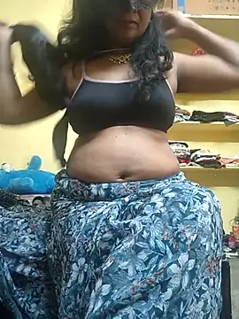 Snapshot of Preeti345 chatting on December 16, 2025, 8:18 am Preeti345 online show from December 16, 2025, 8:18 am